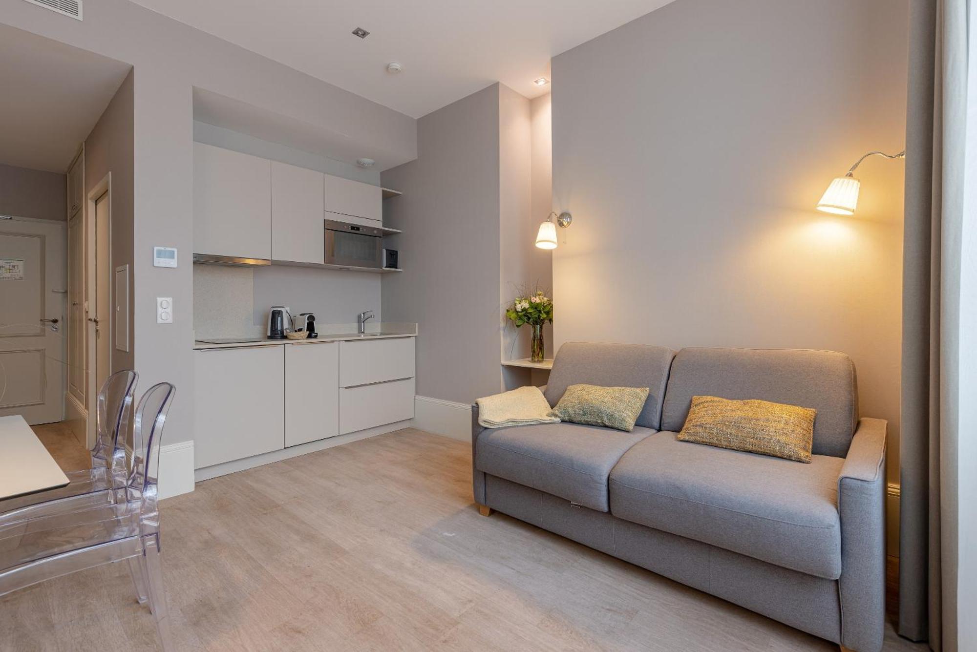 La Maison Blanche - Apparthotels De Charme Chic & Cosy A 350M Du Coeur De Ville De Limoges - Acces Autonome Room photo