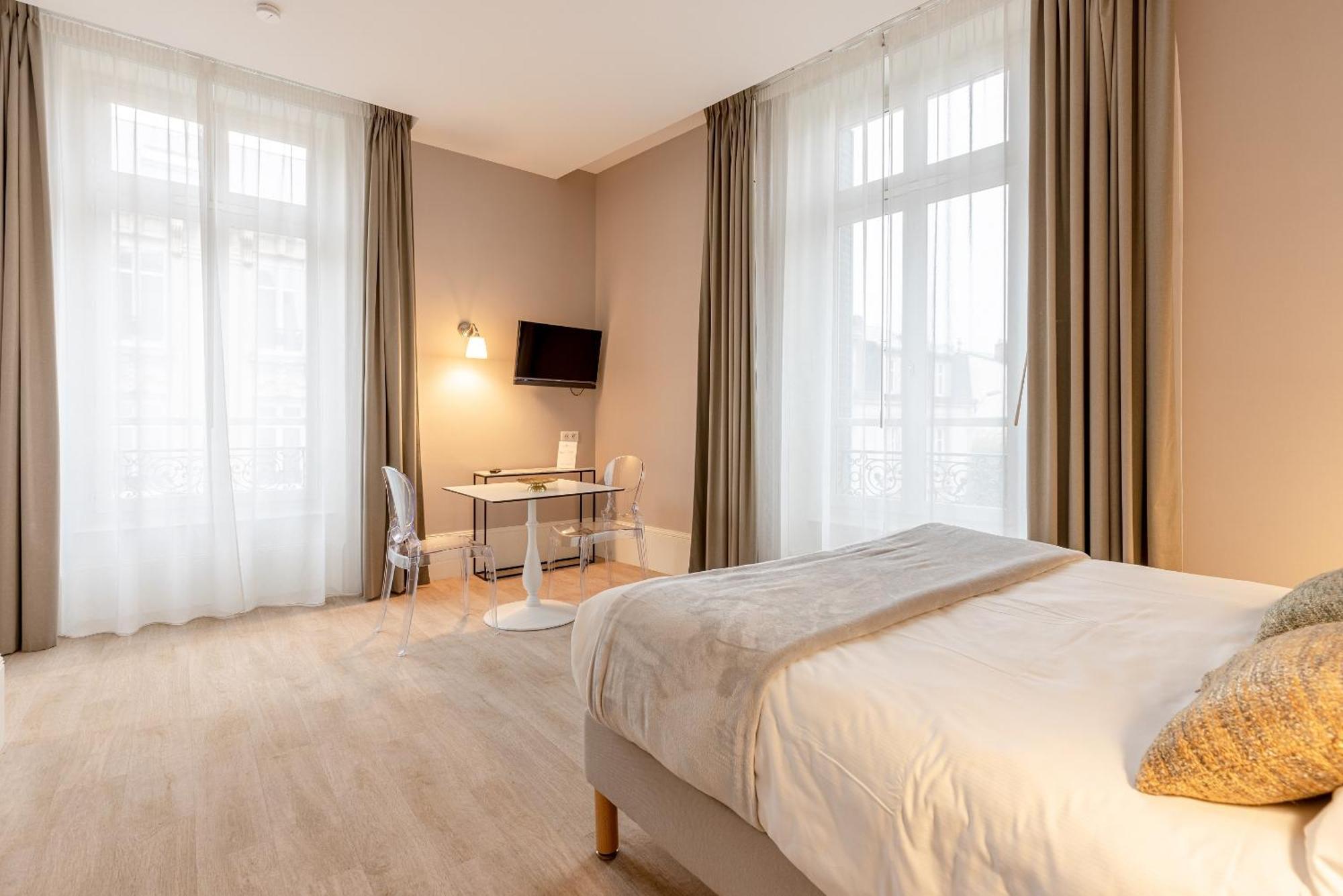 La Maison Blanche - Apparthotels De Charme Chic & Cosy A 350M Du Coeur De Ville De Limoges - Acces Autonome Room photo