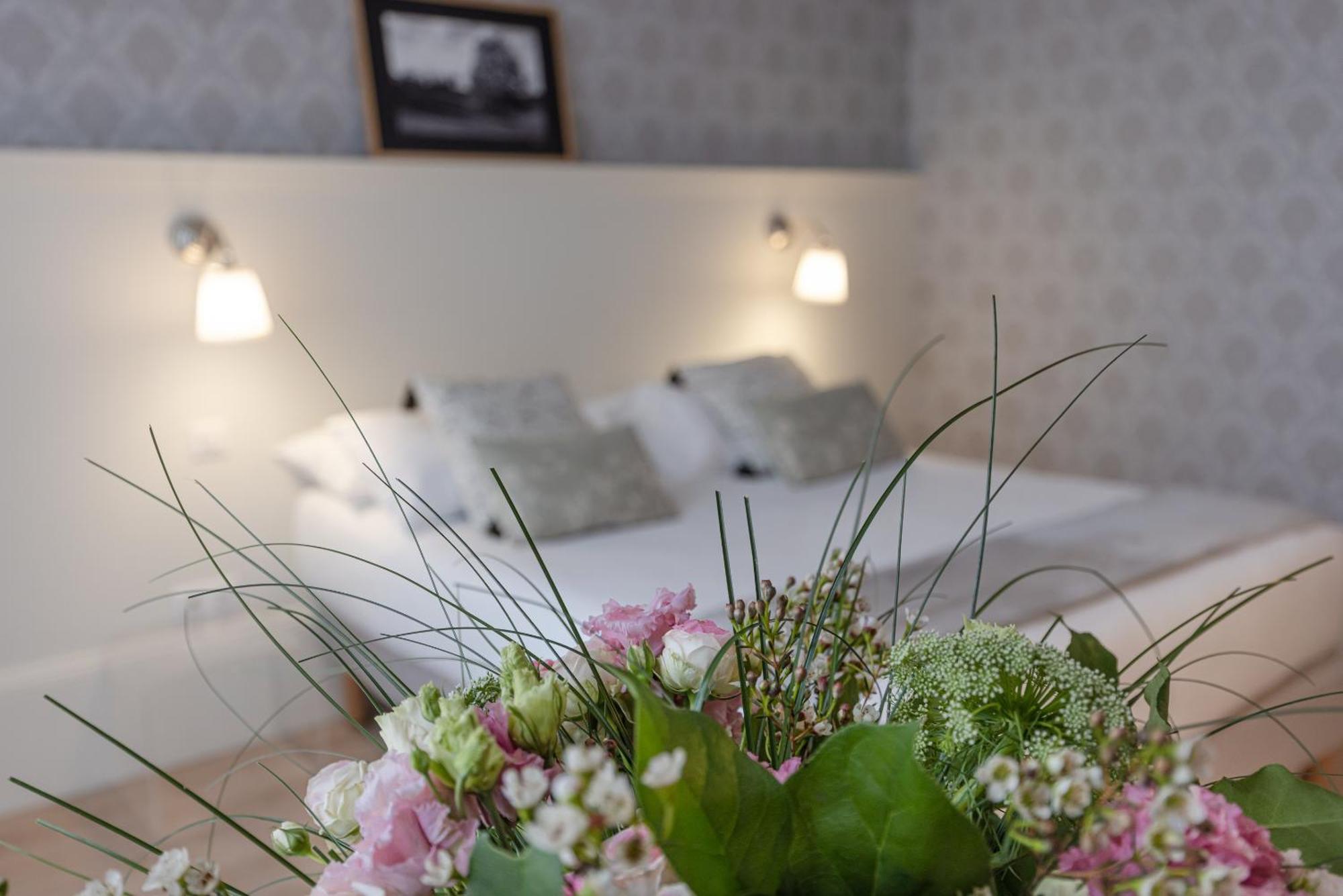 La Maison Blanche - Apparthotels De Charme Chic & Cosy A 350M Du Coeur De Ville De Limoges - Acces Autonome Exterior photo