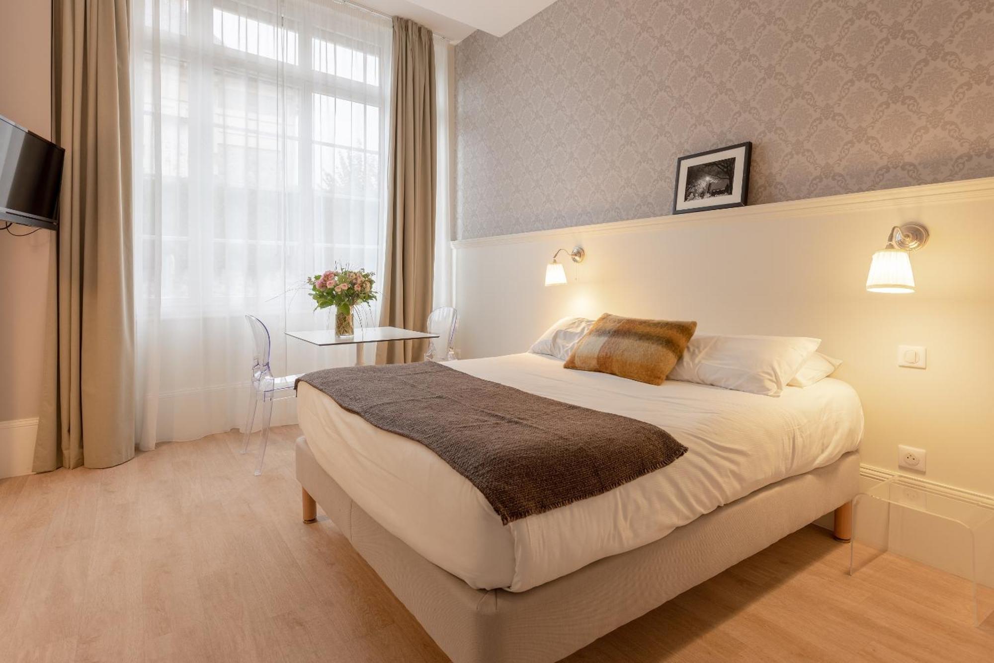 La Maison Blanche - Apparthotels De Charme Chic & Cosy A 350M Du Coeur De Ville De Limoges - Acces Autonome Room photo